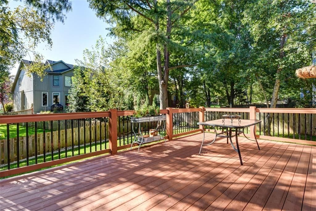 Fire pit at 11305 W 144 Street, Overland Park, KS 66221
