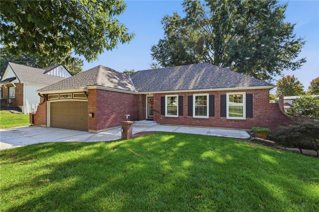 3503 NE 62nd Terrace, Gladstone, MO: listing photo 2