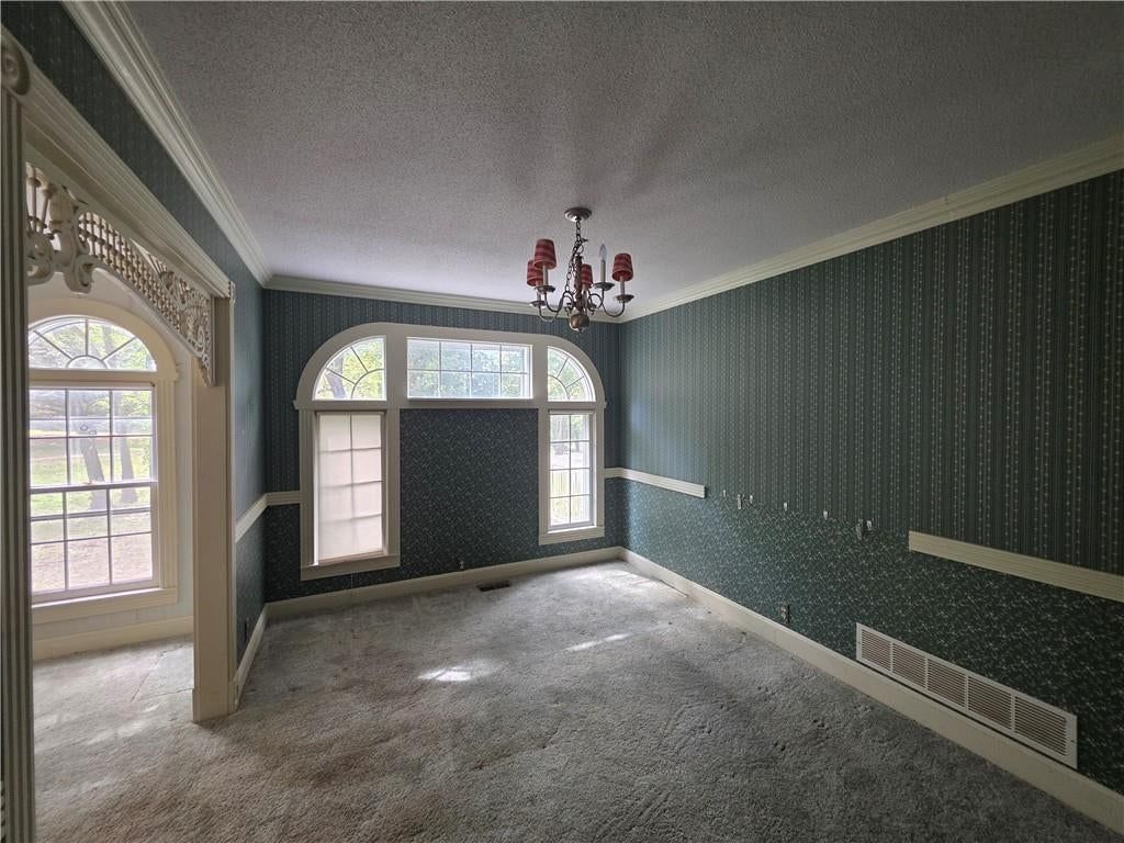 Chandelier at 16840 W 287th Street, Paola, KS 66071