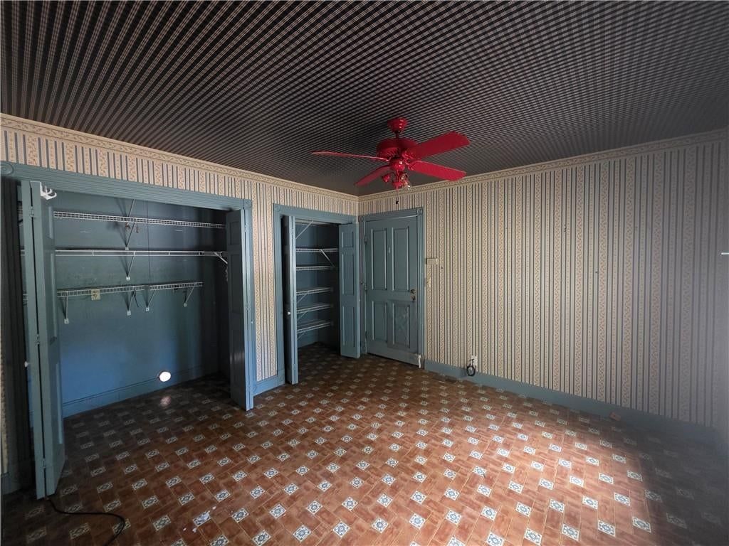 Photo 17 of 25 - 16840 W 287th Street, Paola, KS 66071