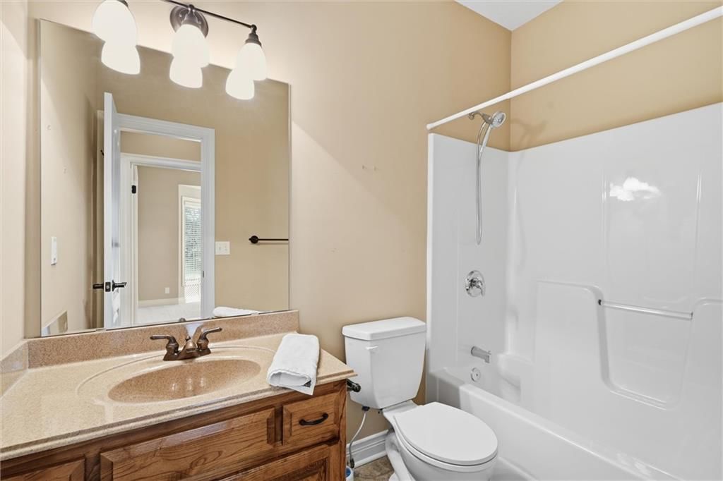 Photo 17 of 31 - 7600 NE 113th Street, Kansas City, MO 64157