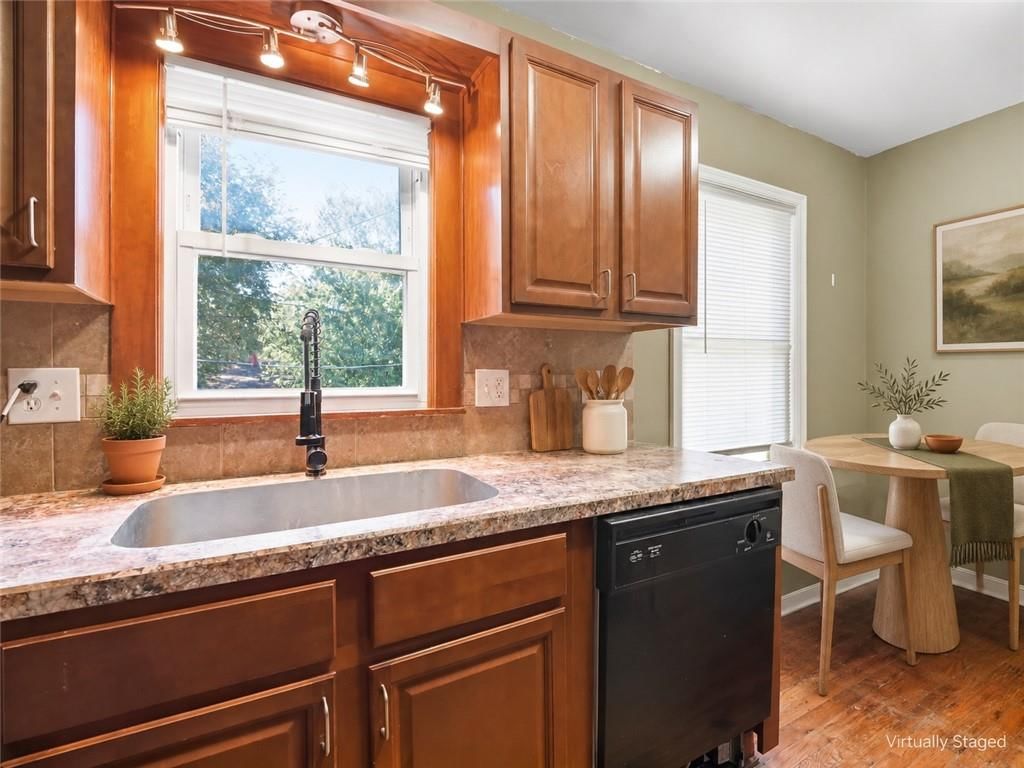 Photo 20 of 42 - 1000 S 57 Street, Kansas City, KS 66106