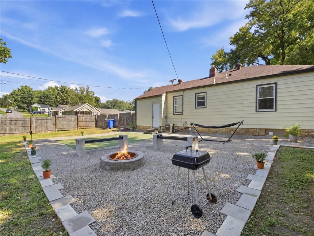 Photo 36 of 42 - 1000 S 57 Street, Kansas City, KS 66106