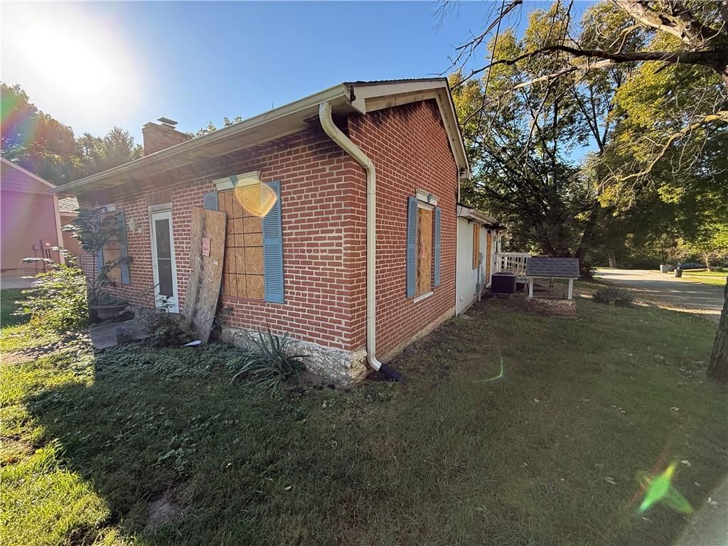 203 Walnut Street, Weston, MO: listing photo 2