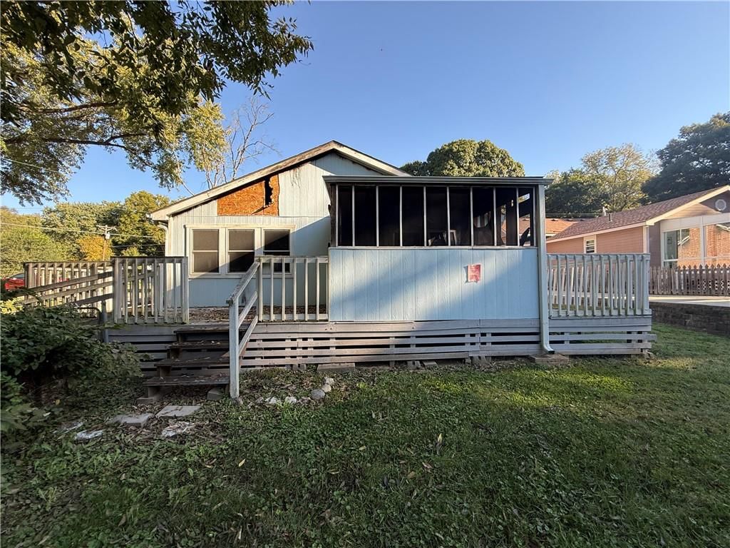 203 Walnut Street, Weston, MO: listing photo 3