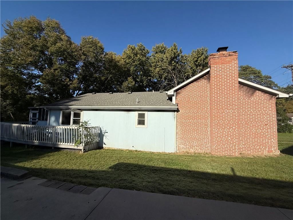 Photo 4 of 4 - 203 Walnut Street, Weston, MO 64098