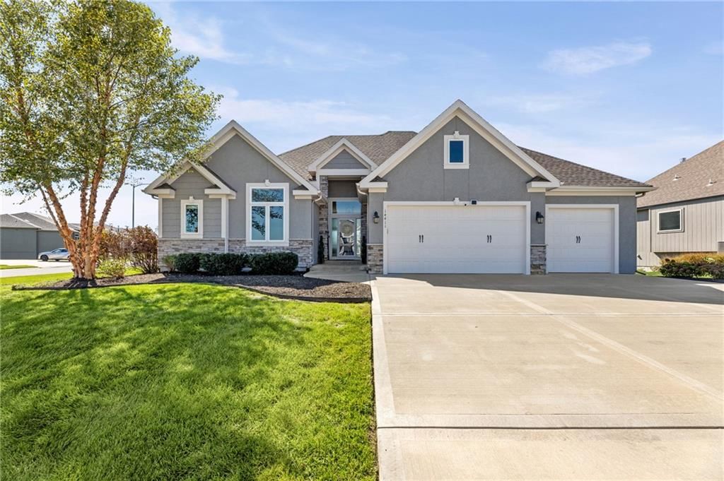 14411 N 145th Street, Basehor, KS: listing photo 2
