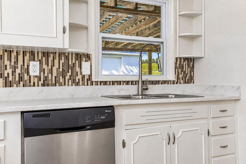 Photo 10 of 36 - 16000 Allen Avenue, Belton, MO 64012