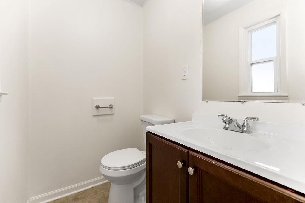 Photo 15 of 36 - 16000 Allen Avenue, Belton, MO 64012