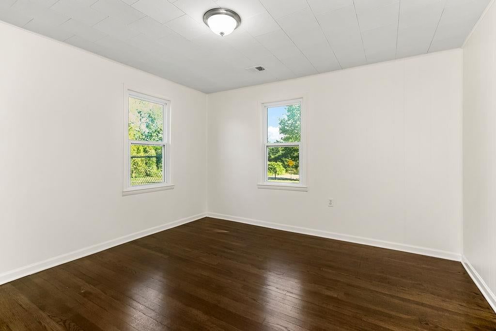 Photo 16 of 36 - 16000 Allen Avenue, Belton, MO 64012
