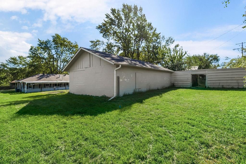 Photo 30 of 36 - 16000 Allen Avenue, Belton, MO 64012