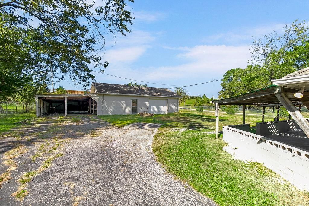 Photo 31 of 36 - 16000 Allen Avenue, Belton, MO 64012