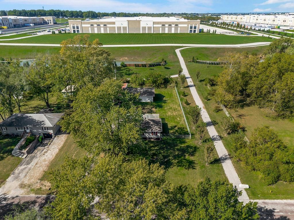 Photo 32 of 36 - 16000 Allen Avenue, Belton, MO 64012