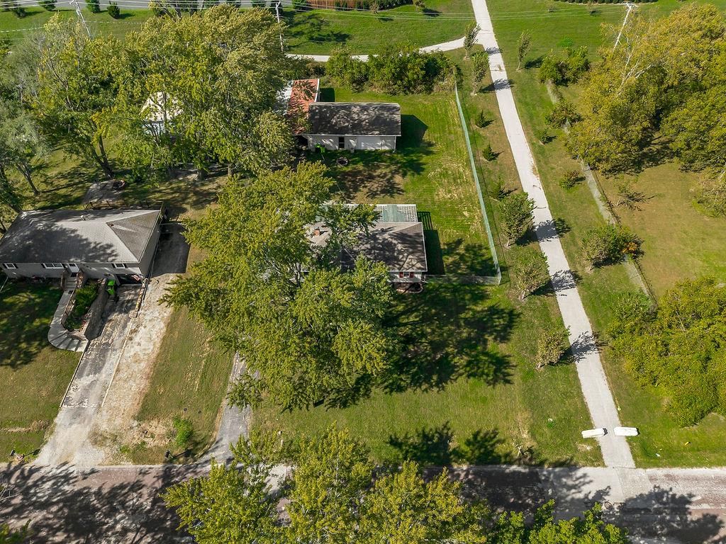 Photo 33 of 36 - 16000 Allen Avenue, Belton, MO 64012