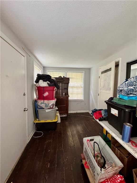 Photo 11 of 13 - 10020 W 51st Street, Merriam, KS 66203