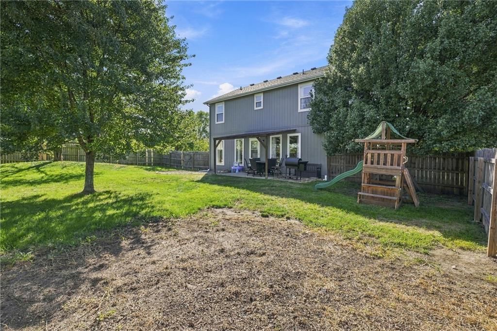 Photo 31 of 35 - 16917 Cross Creek Drive, Belton, MO 64012
