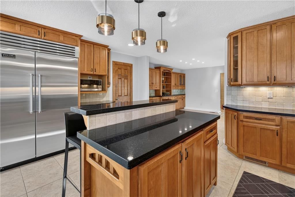 Photo 18 of 71 - 118 NE Edgewater Drive, Lee's Summit, MO 64064