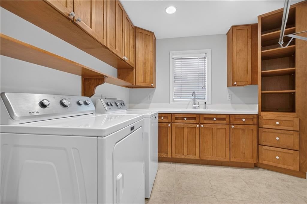 Photo 22 of 71 - 118 NE Edgewater Drive, Lee's Summit, MO 64064