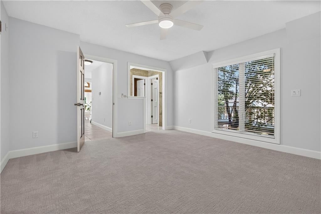 Photo 32 of 71 - 118 NE Edgewater Drive, Lee's Summit, MO 64064