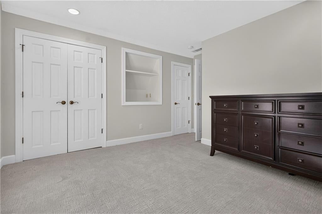 Photo 38 of 71 - 118 NE Edgewater Drive, Lee's Summit, MO 64064