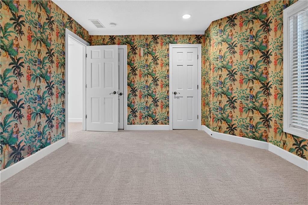 Photo 40 of 71 - 118 NE Edgewater Drive, Lee's Summit, MO 64064