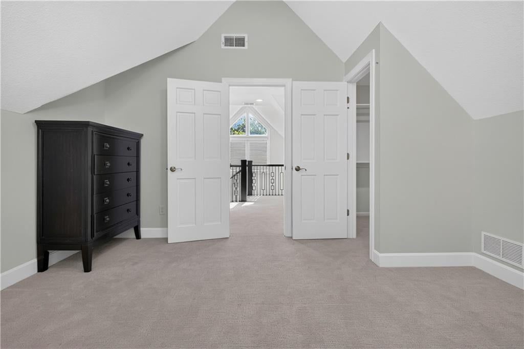 Photo 48 of 71 - 118 NE Edgewater Drive, Lee's Summit, MO 64064
