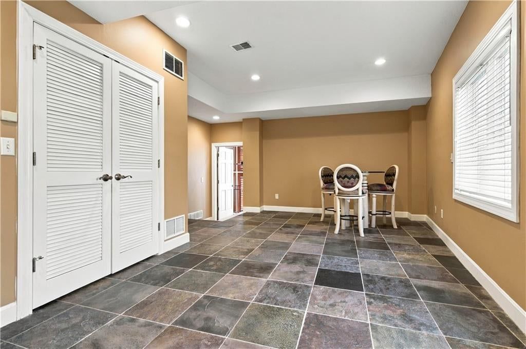 Photo 58 of 71 - 118 NE Edgewater Drive, Lee's Summit, MO 64064