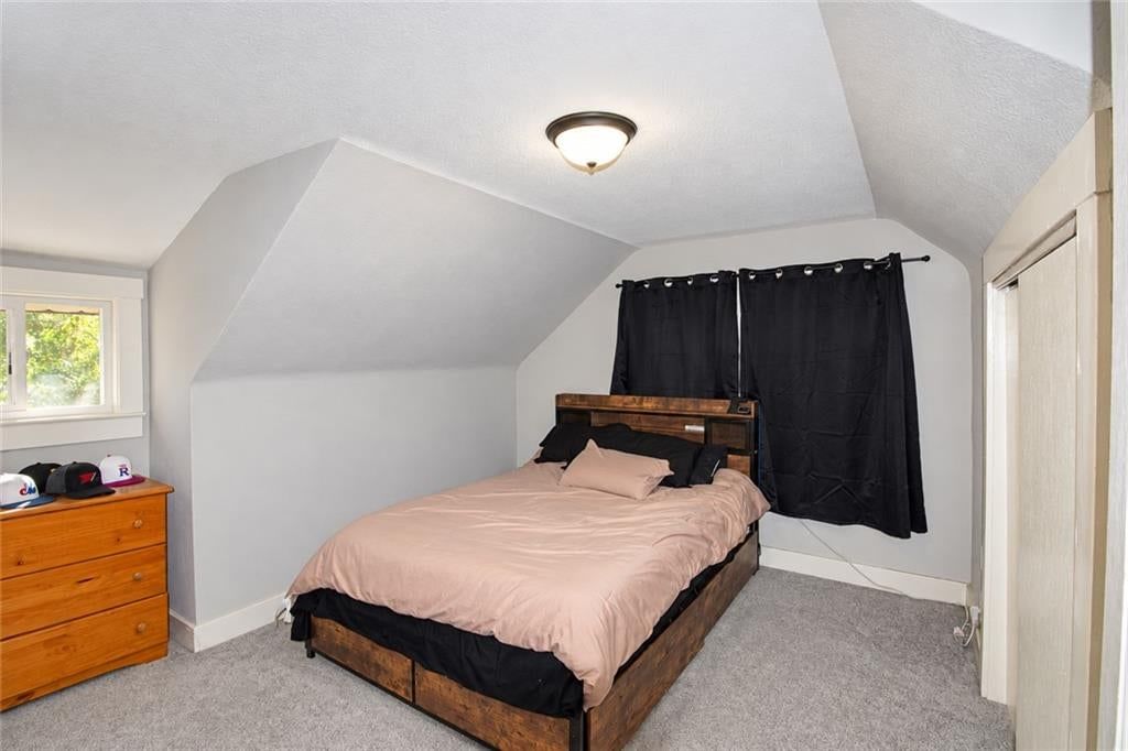 Photo 14 of 16 - 327 W SOUTHSIDE Boulevard, Independence, MO 64055