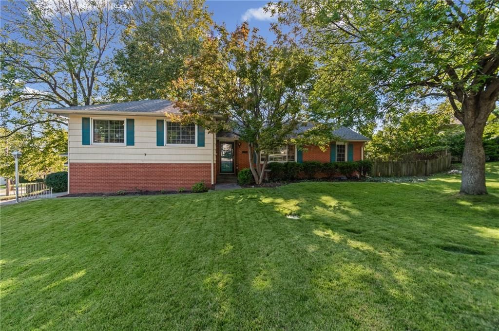 1913 E 29th Avenue, North Kansas City, MO