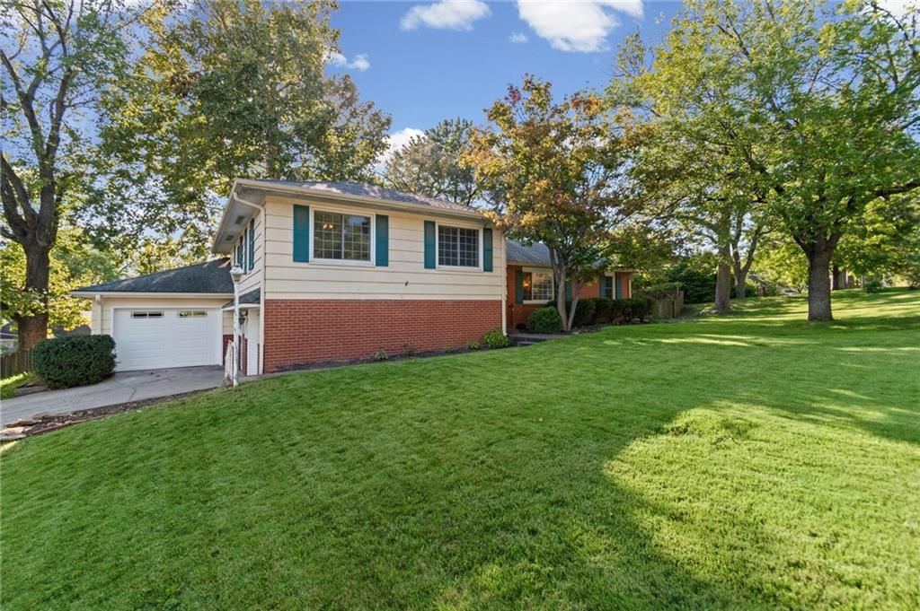 1913 E 29th Avenue, North Kansas City, MO: listing photo 3