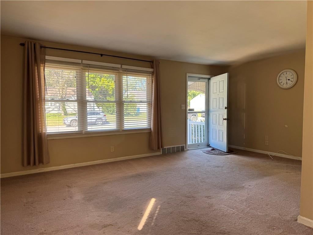 Photo 4 of 31 - 1401 NE 67th Terrace, Gladstone, MO 64118