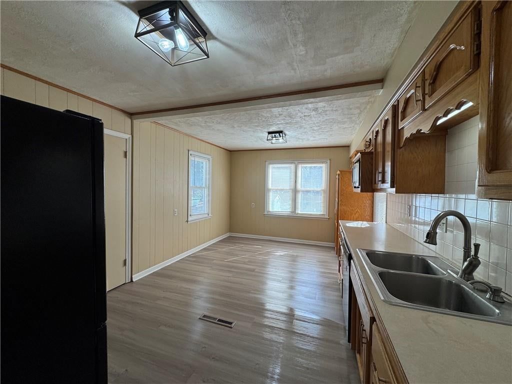 Photo 8 of 31 - 1401 NE 67th Terrace, Gladstone, MO 64118