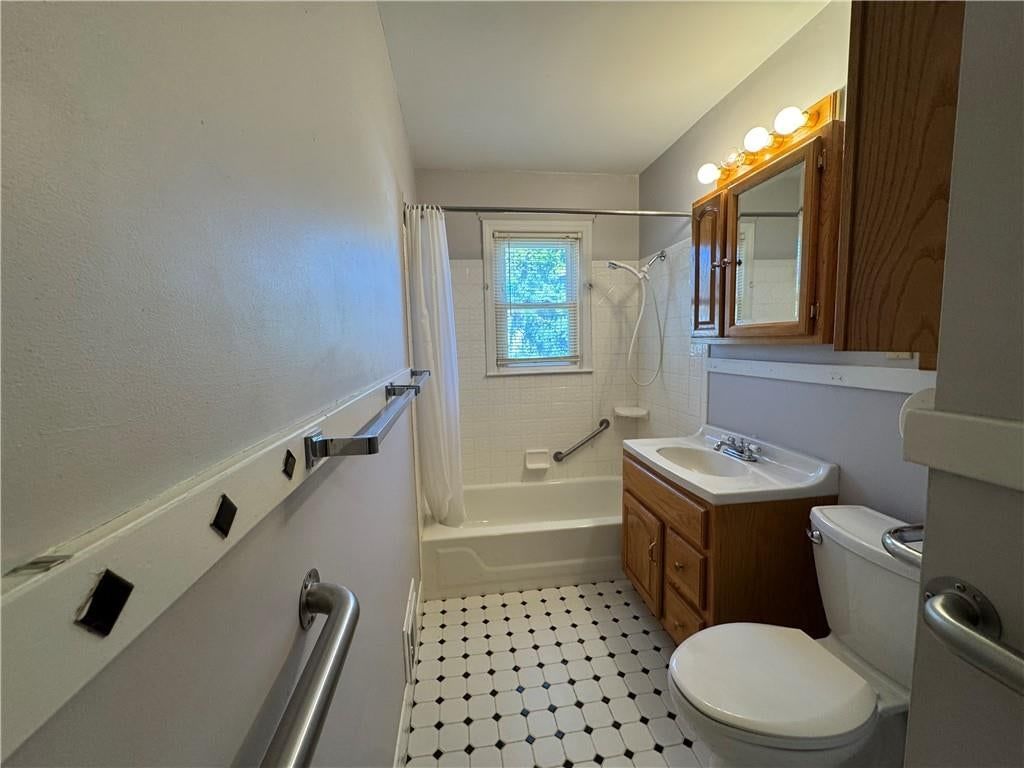 Photo 13 of 31 - 1401 NE 67th Terrace, Gladstone, MO 64118