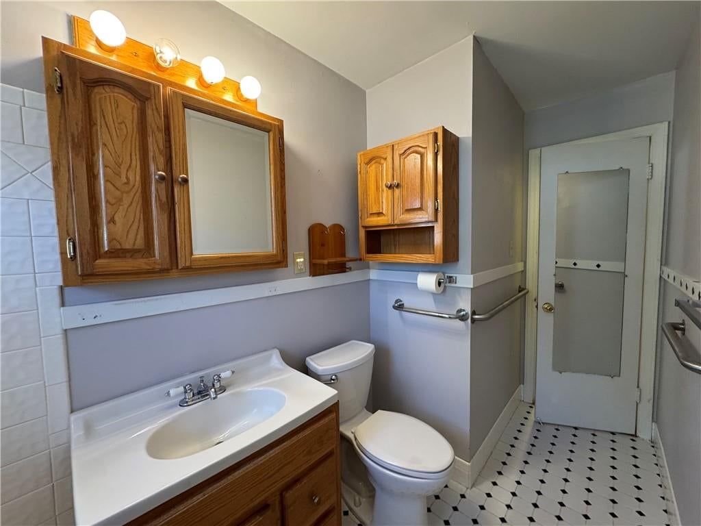 Photo 14 of 31 - 1401 NE 67th Terrace, Gladstone, MO 64118