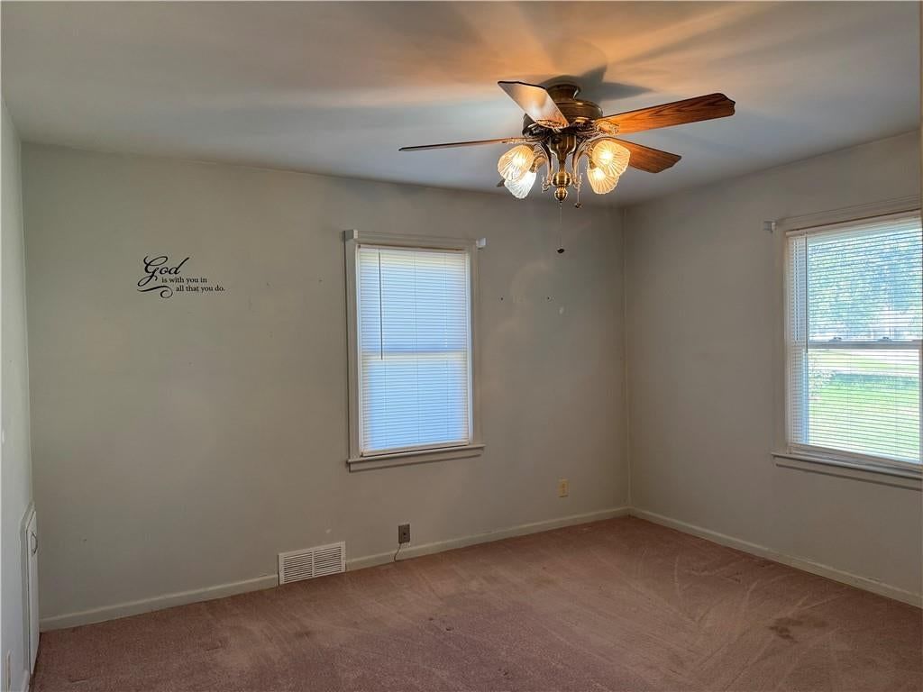 Photo 15 of 31 - 1401 NE 67th Terrace, Gladstone, MO 64118
