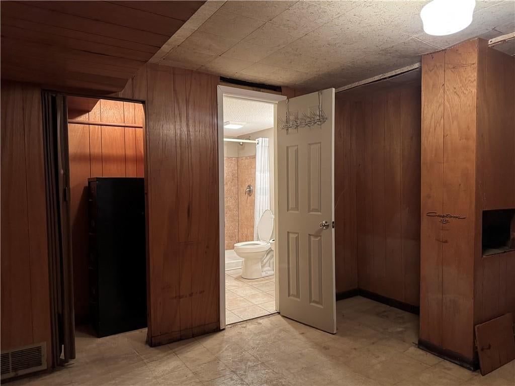 Photo 21 of 31 - 1401 NE 67th Terrace, Gladstone, MO 64118