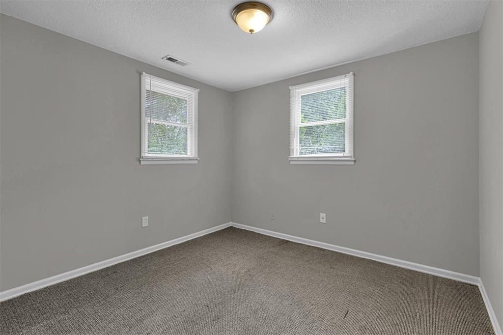 Photo 27 of 29 - 6503 River Road, Pleasant Valley, MO 64068