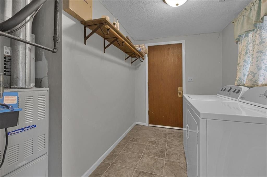 Photo 21 of 29 - 6503 River Road, Pleasant Valley, MO 64068
