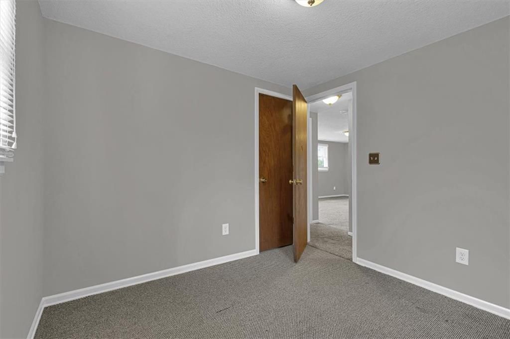 Photo 28 of 29 - 6503 River Road, Pleasant Valley, MO 64068