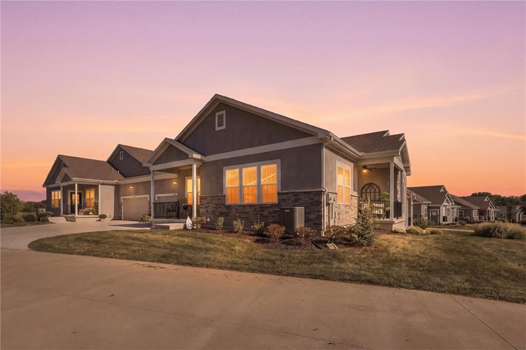 21798 W 119th Terrace, Olathe, KS: listing photo 2