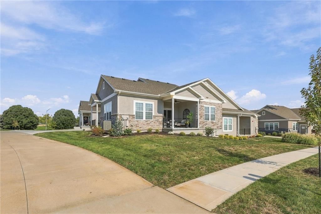 Photo 29 of 33 - 21798 W 119th Terrace #1401, Olathe, KS 66061
