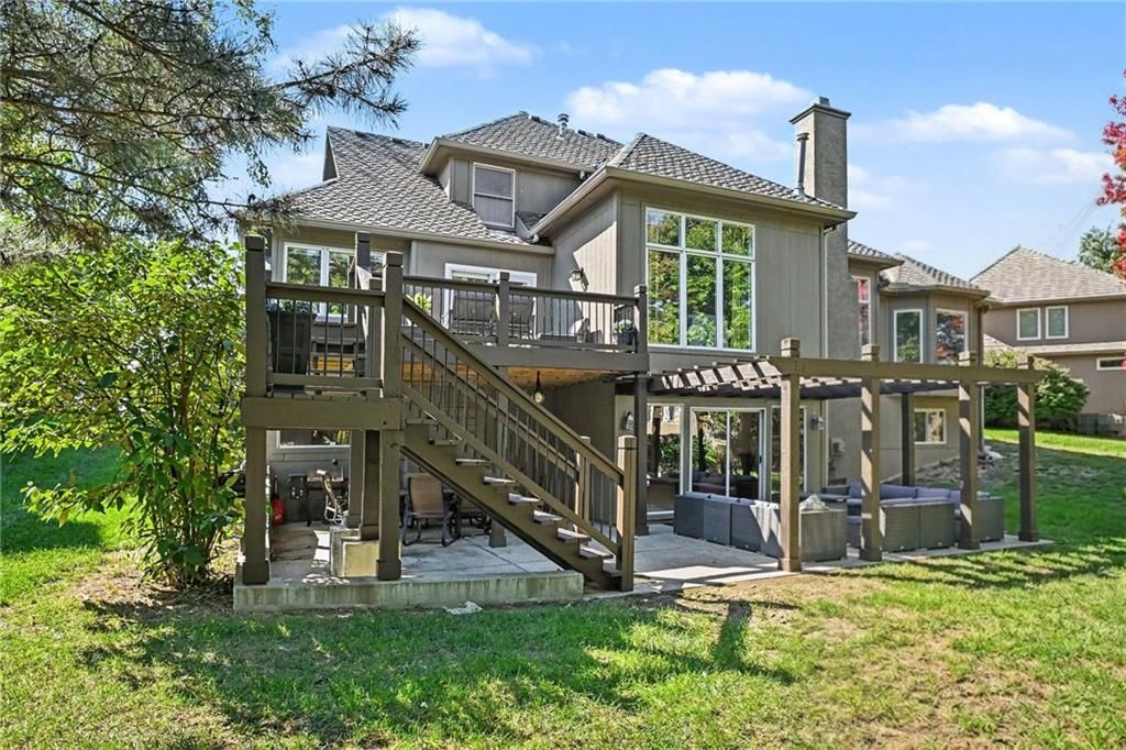 Photo 36 of 44 - 8121 Parkview Drive, Parkville, MO 64152