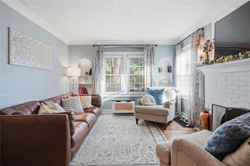 6832 Metcalf Avenue, Overland Park, KS: listing photo 3