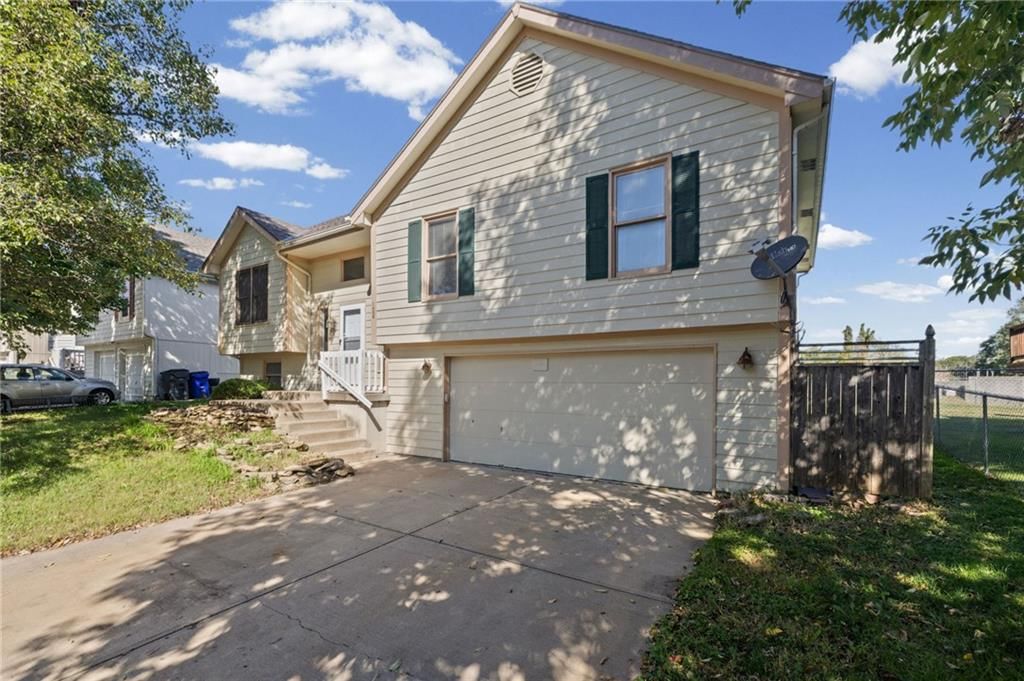 1558 W Mulberry Street, Olathe, KS: listing photo 3