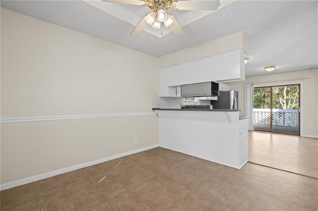 Breakfast nook at 1558 W Mulberry Street, Olathe, KS 66061