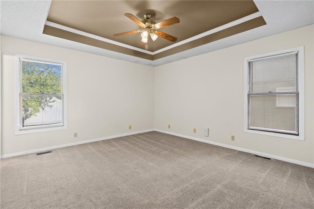 Tray ceiling at 1558 W Mulberry Street, Olathe, KS 66061
