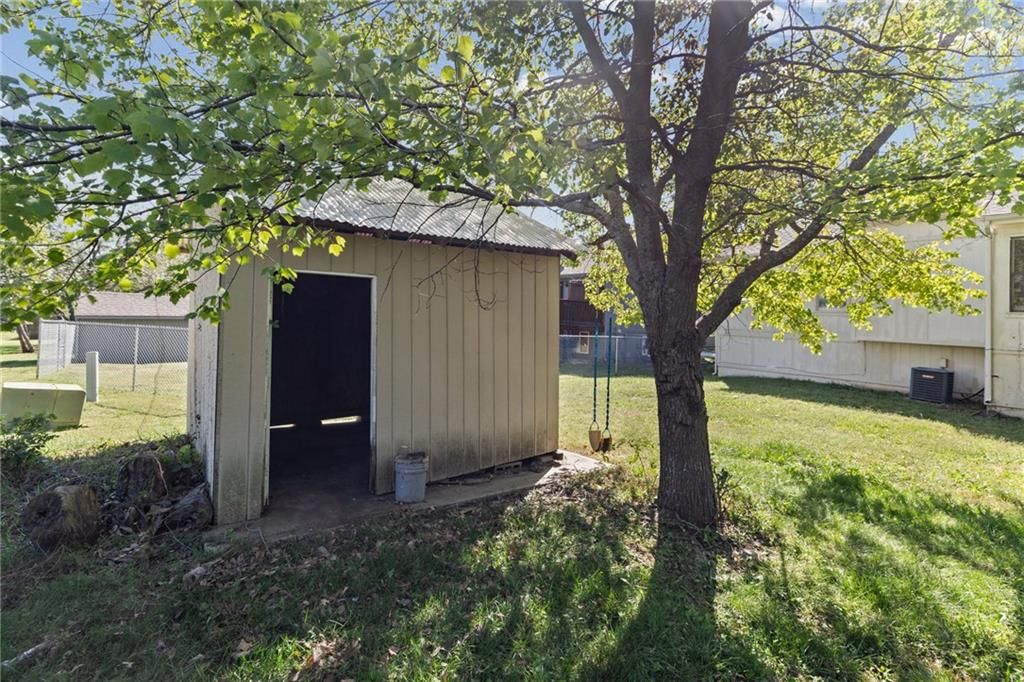 Photo 36 of 42 - 1558 W Mulberry Street, Olathe, KS 66061
