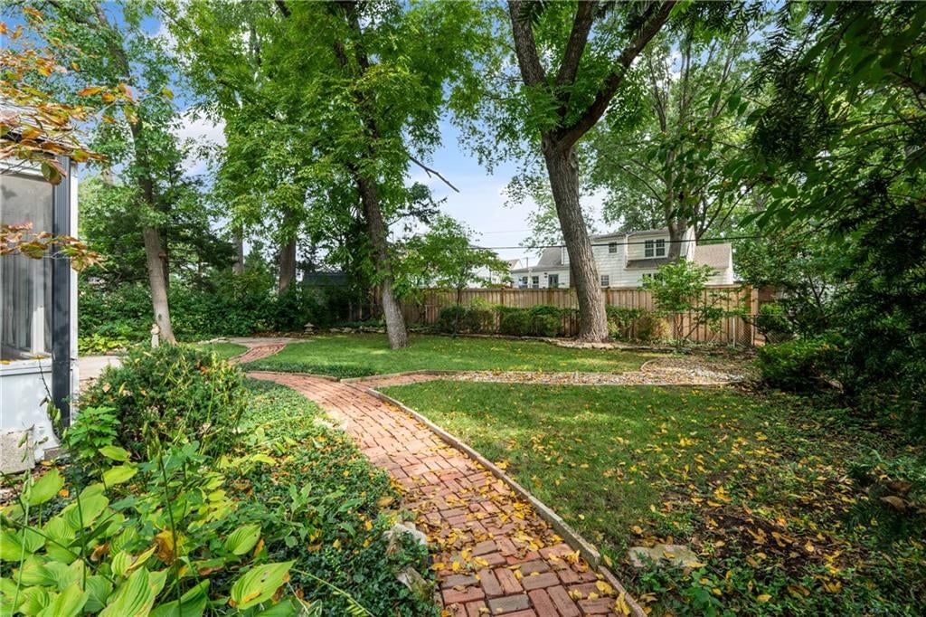 Photo 33 of 36 - 5307 Aberdeen Road, Fairway, KS 66205