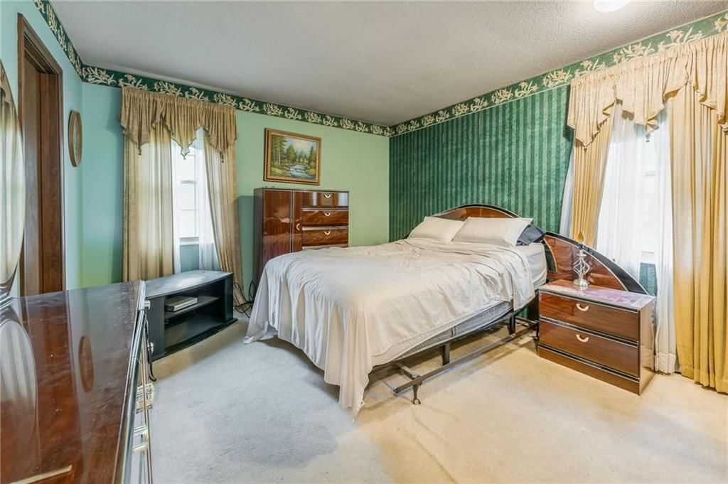 Photo 20 of 32 - 1008 NW Arlington Court, Blue Springs, MO 64015