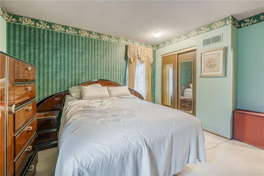 Photo 21 of 32 - 1008 NW Arlington Court, Blue Springs, MO 64015